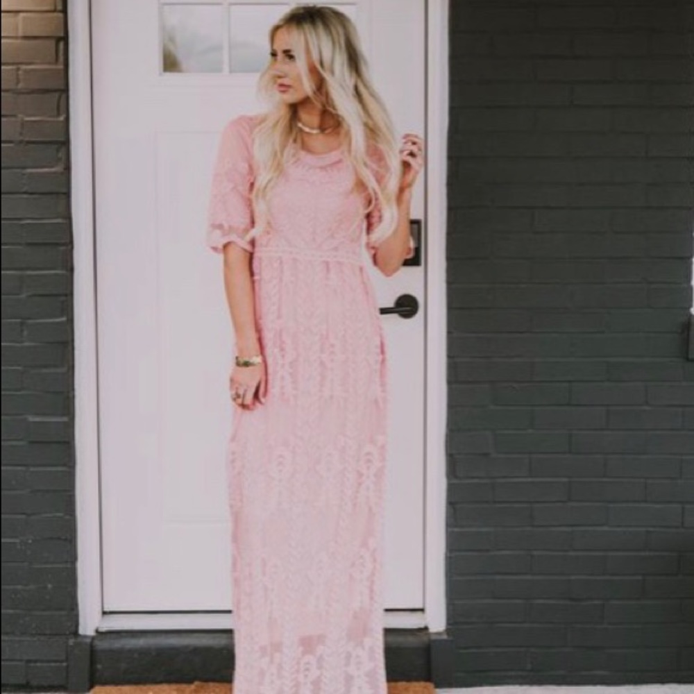 Selena Lace Maternity Gown